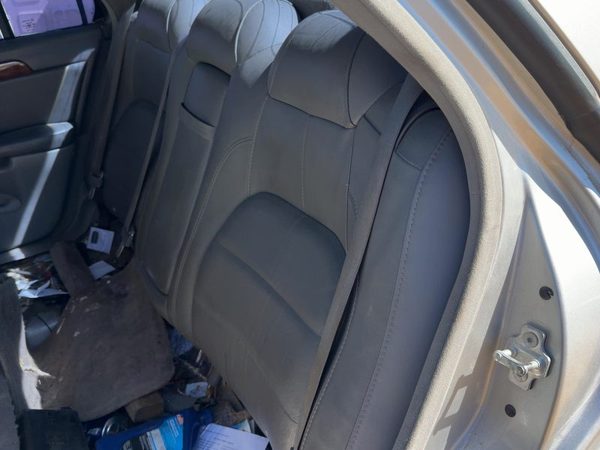2005 Cadillac Deville Rear Seat Belt RH Gray 142 — photo 3