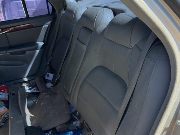 2005 Cadillac Deville Rear Seat Belt RH Gray 142 — photo 4