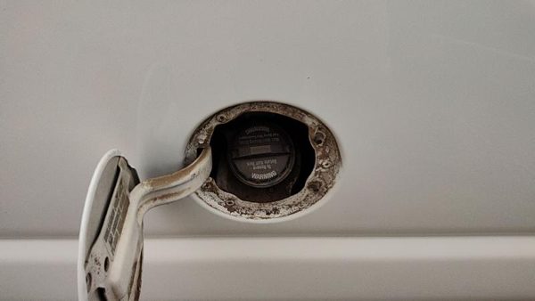 1992-1996 Ford Van E250 Fuel Filler Neck Assembly With Gas Cap Oem Ac2Z9034J — photo 1