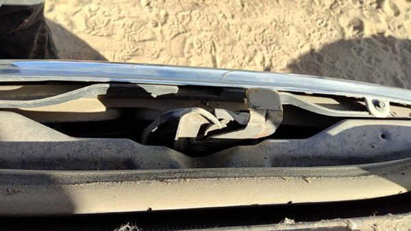 1999-2004 Jeep Grand Cherokee Hood Latch Assembly With Bracket Oem — photo 3