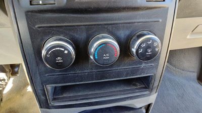 08-09 Dodge Grand Caravan Temperature Control Module In Dash Heater Ac Head Unit