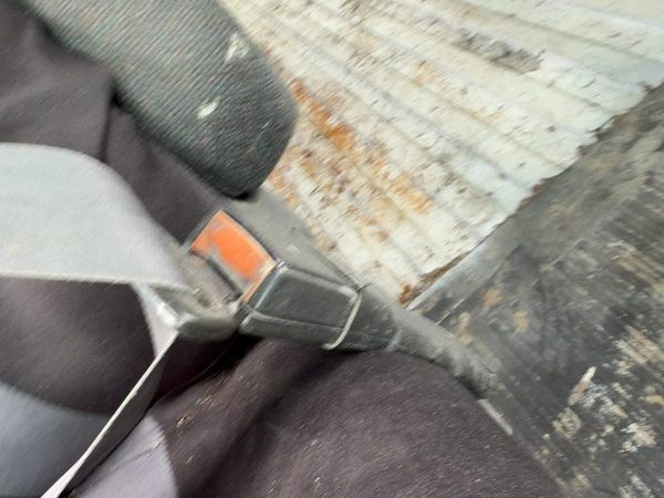 98-02 Express Van 2500 Passenger Right Front Seat Belt Buckle Receiver Oem Black — photo 2