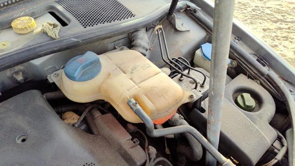 2000-2005 Vw Passat Coolant Reservoir Radiator Overflow Tank Bottle Oem 2.8L — photo 4