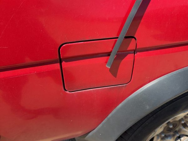 1994 Nissan Pathfinder Fuel Tank Door With Hinge Gas Lid Oem Filler Red — photo 3