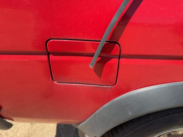 1994 Nissan Pathfinder Fuel Tank Door With Hinge Gas Lid Oem Filler Red — photo 4