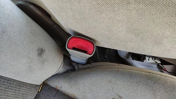 2000-2003 Ford Taurus Passenger Right Front Seat Belt Buckle Receiver Oem Gray — photo 2