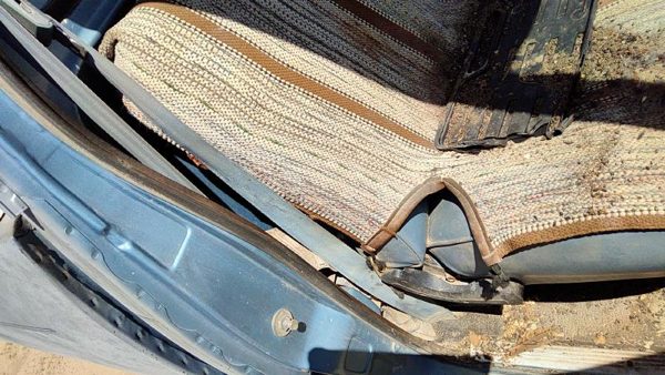 1986 Dodge Ram W150 Passenger Right Front Seat Belt Retractor Oem Shoulder Blue — photo 5