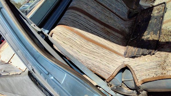 1986 Dodge Ram W150 Passenger Right Front Seat Belt Retractor Oem Shoulder Blue — photo 3