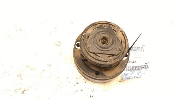 1992-1993 Cadillac Fleetwood Ac Compressor Air Conditioner Pump Assembly 5.7L — photo 4
