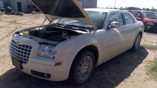 2010 Chrysler 300 Crossmember/cradle/undercarria 3.5L — photo 3
