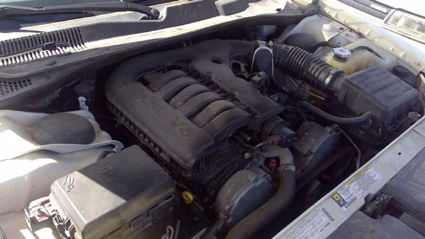 2010 Chrysler 300 Crossmember/cradle/undercarria 3.5L — photo 2