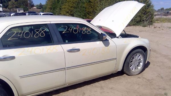 2010 Chrysler 300 Crossmember/cradle/undercarria 3.5L — photo 10