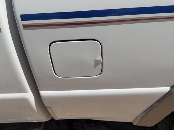 1996 Ford Ranger Fuel Tank Door With Hinge Gas Lid Oem Filler White Yz — photo 1
