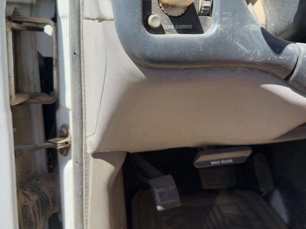 96-02 Express 2500 Lower Dash Under Column Knee Bolster Trim Panel Oem Grey 92G — photo 1