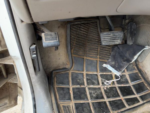 1998 Chevy S10 Blazer Parking Brake Pedal Assembly Oem Complete Emergency Unit — photo 3