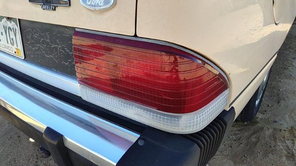 1984-1985 Ford Tempo Passenger Right Tail Light Brake Lamp Oem Rear E43z13404a — photo 1