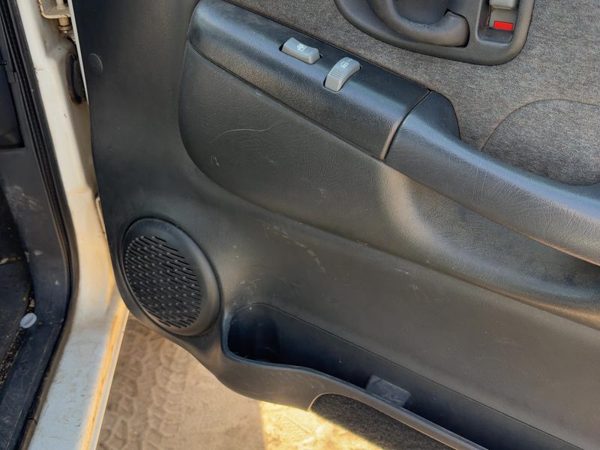1995-2005 Chevy S10 Blazer Passenger Right Front Door Trim Panel Graphite 12H — photo 9