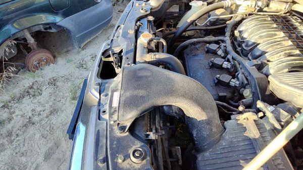 2004 Mitsubishi Endeavor Radiator 3.8L Auto Trans — photo 1