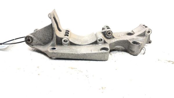 2005 Vw Beetle Alternator Power Steering Mount Bracket Oem 2.0L 06A903143 — photo 1