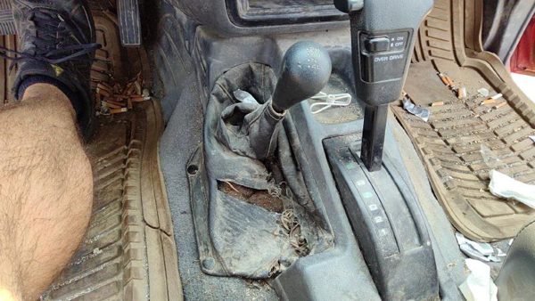 1995 Nissan Pathfinder 4X4 Shifter Lever Assembly With Linkage 4Wd T Case Shift — photo 3