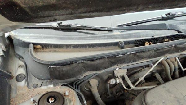 2011 Subaru Legacy Outback Windshield Wiper Cowl Vent Trim Panel Oem Cover — photo 5