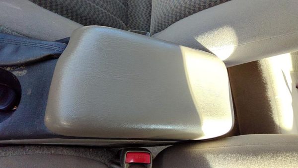 02-05 Pontiac Grand Am Center Console Lid Only Arm Rest Fold Down 52D Dark Taupe — photo 1