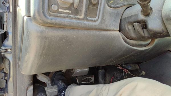 00-01 Sierra 2500 Lower Dash Under Column Knee Bolster Trim Panel Graphite 12D — photo 4