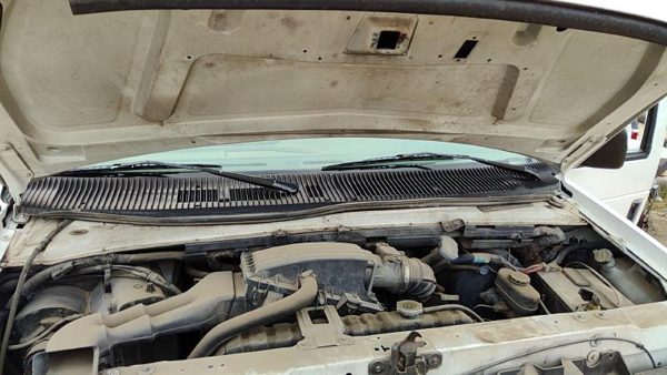 1996 Ford Van E250 Windshield Wiper Cowl Vent Trim Panel Oem Cover — photo 1