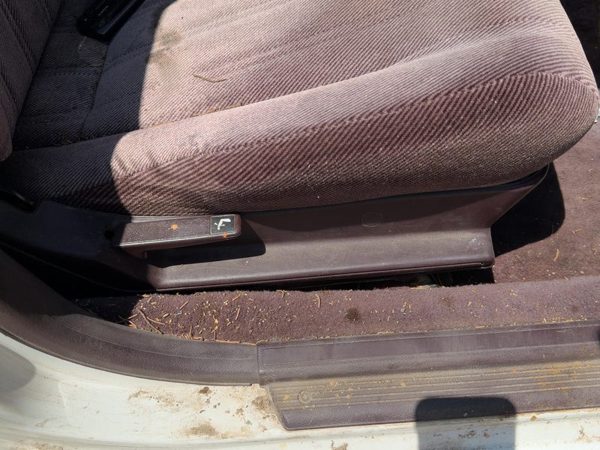 1986-1989 Honda Accord Lx Passenger Right Side Seat Trim Panel Oem Maroon — photo 1
