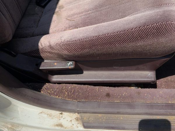 1986-1989 Honda Accord Lx Passenger Right Side Seat Trim Panel Oem Maroon — photo 2