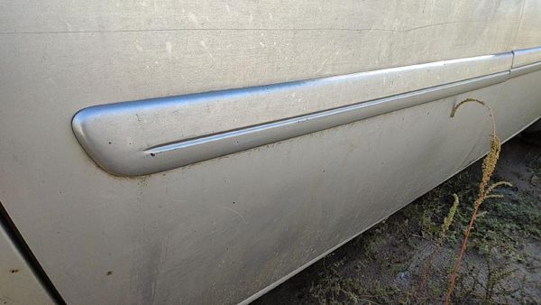 2007 Caravan Passenger Right Rear Moulding From Door Back Trim Ps2 Bright Silver — photo 2