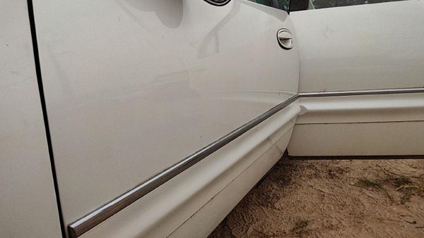 2000 Buick Park Avenue Front Door LH White 78U — photo 3