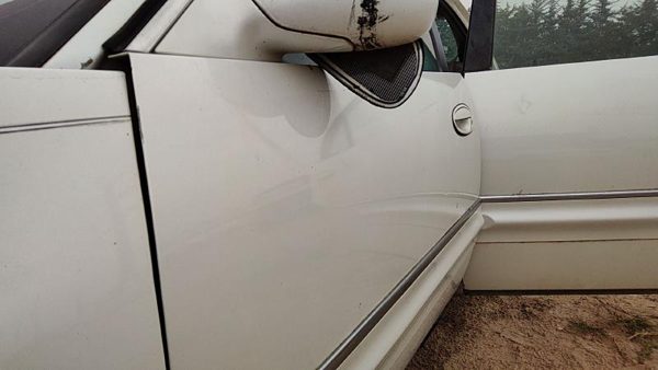 2000 Buick Park Avenue Front Door LH White 78U — photo 2