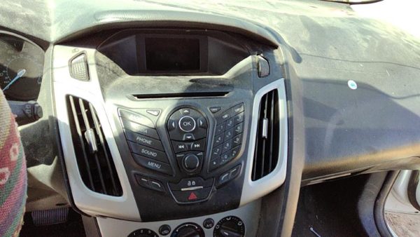13-14 Focus Ford Focus Trim Bezel Around Radio Surround Dash Panel Oem Black Ew — photo 1