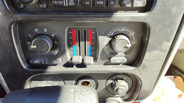 2003-2009 Gmc Envoy Temperature Control Module In Dash Heater Ac Head Unit Oem — photo 2