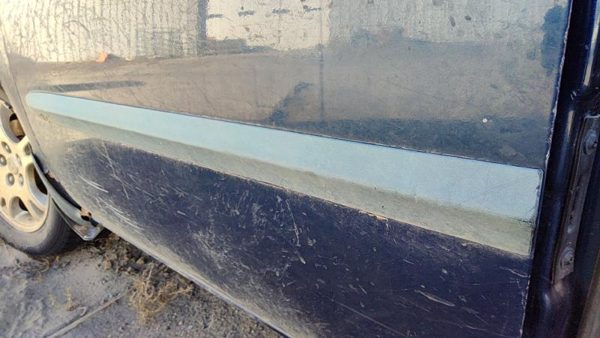 2001-2003 Dodge Caravan Driver Left Front Moulding From Door Oem Trim Strip — photo 3