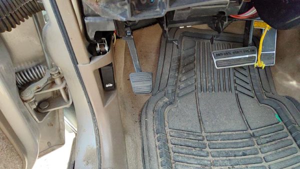 91-96 Buick Park Ave Ultra Parking Brake Pedal Assembly Complete Emergency Unit — photo 3