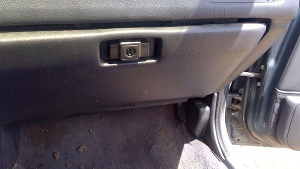 89-93 Mitsubishi Galant Vr-4 Glove Box Assembly Complete Door With Latch Black — photo 5