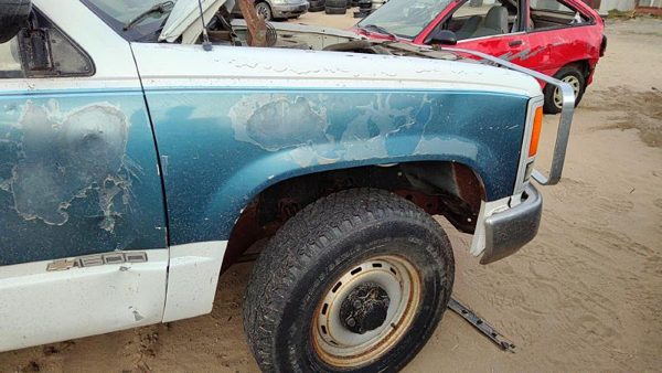 1988-1999 Chevy Silverado 1500 Passenger Right Front Fender Oem White 15998378 — photo 2