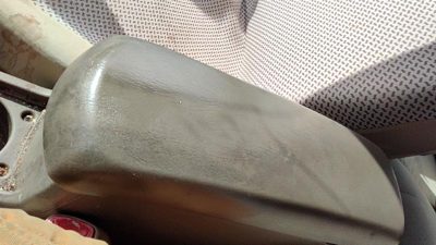 04-05 New Style Malibu Center Console Lid Only Arm Rest Fold Down Neutral 52E
