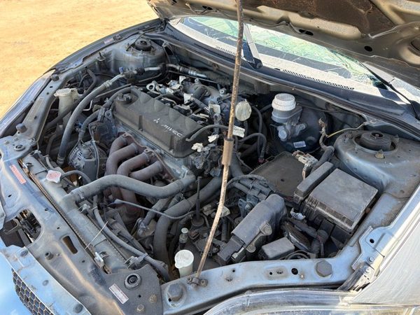 2007 Mitsubishi Eclipse — vehicle photo 2