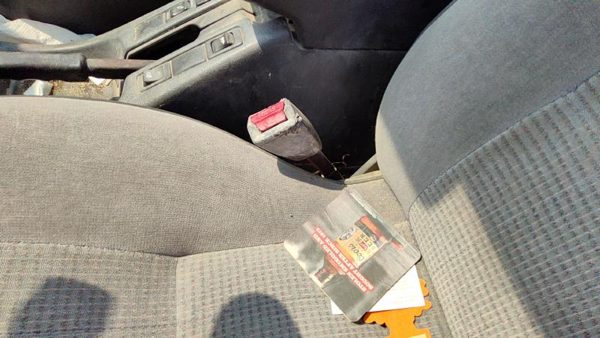 1992-1995 Nissan Pathfinder Driver Left Front Seat Belt Buckle Receiver Oem Gray — photo 4