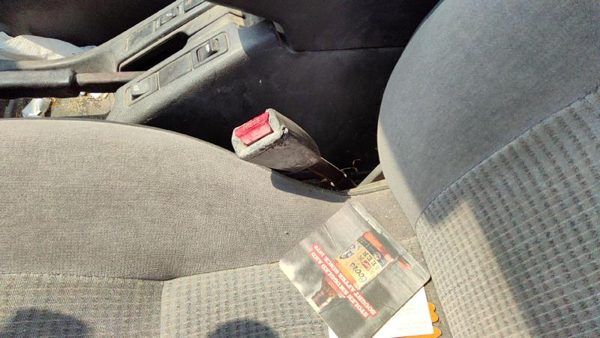 1992-1995 Nissan Pathfinder Driver Left Front Seat Belt Buckle Receiver Oem Gray — photo 3