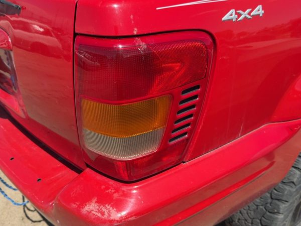 1999-2003 Jeep Grand Cherokee Passenger Right Tail Light Brake Lamp Oem Rear — photo 1