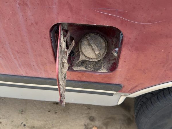 1987-1991 Ford F150 Fuel Filler Neck Assembly With Gas Cap Oem — photo 3