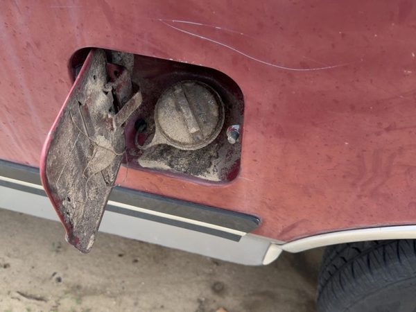 1987-1991 Ford F150 Fuel Filler Neck Assembly With Gas Cap Oem — photo 1