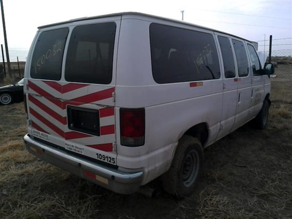 2009 Ford E-350 Super Duty — vehicle photo 4