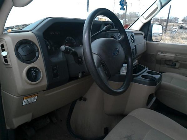 2009 Ford E-350 Super Duty — vehicle photo 6