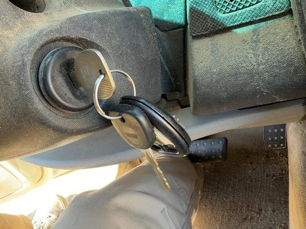 2004-2006 Cadillac Srx Ignition Switch Assembly With Key Complete Electrical Oem — photo 1
