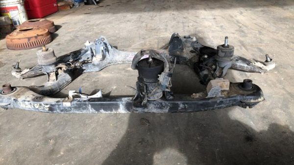 2012 Toyota Highlander Crossmember/cradle/undercarria 3.5L AWD — photo 6